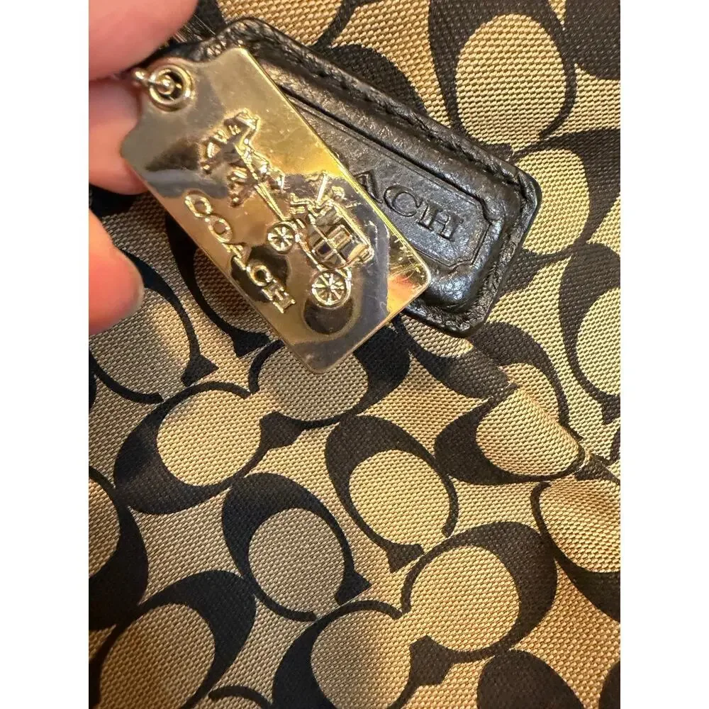EUC Coach SIgnature Kelsey Satchel and Wallet